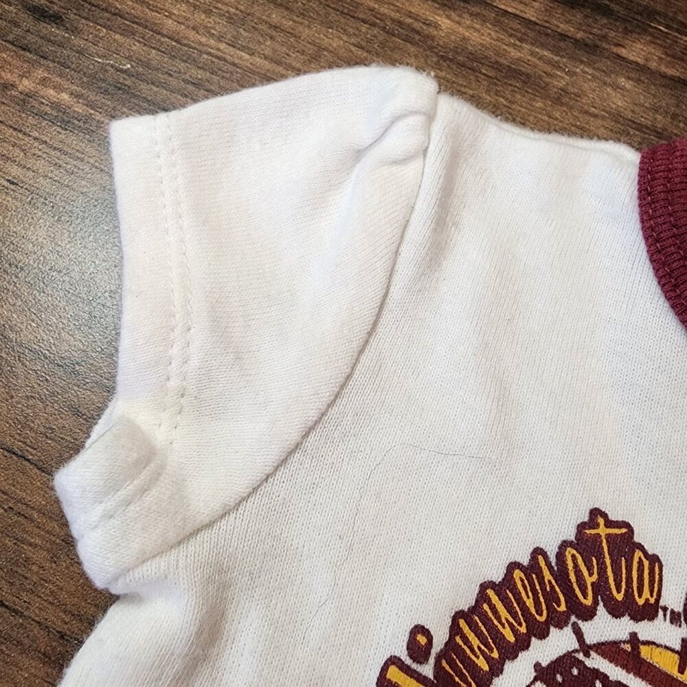 Minnesota Girls Love Their Golden Gophers Baby Bodysuit Size 6-9 Months NCAA - Picture 6 of 11